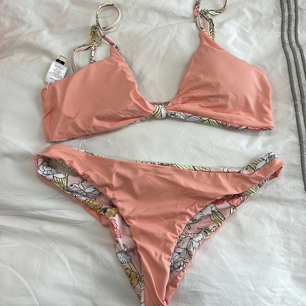 Dippin’ Daisy’s Reversible Bikini - Picture 6 of 6